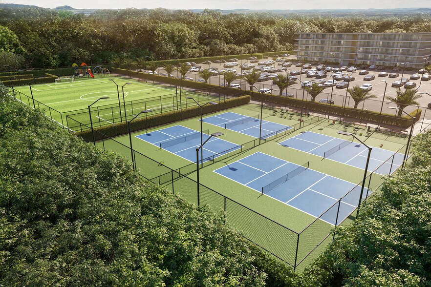 More Photos Of 5565 W Irlo Bronson Memorial Hwy, Kissimmee General Retail For Sale