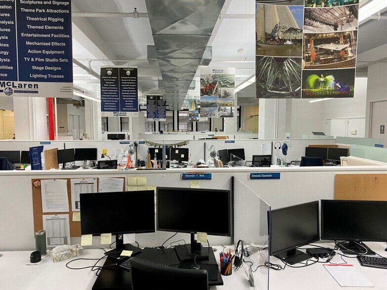 More Photos Of 131 W 35th St, New York Office For Sale