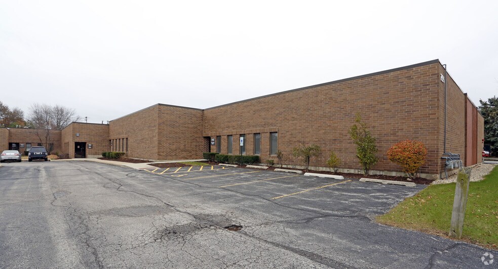 Primary Photo Of 755-777 Edgewood Ave, Wood Dale Warehouse For Lease