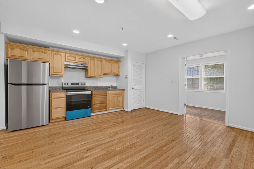 More Photos Of 1271-1275 Meigs Pl NE, Washington Apartments For Sale