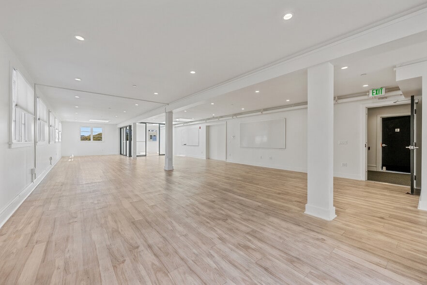 More Photos Of 320 Judah St, San Francisco Loft Creative Space For Lease