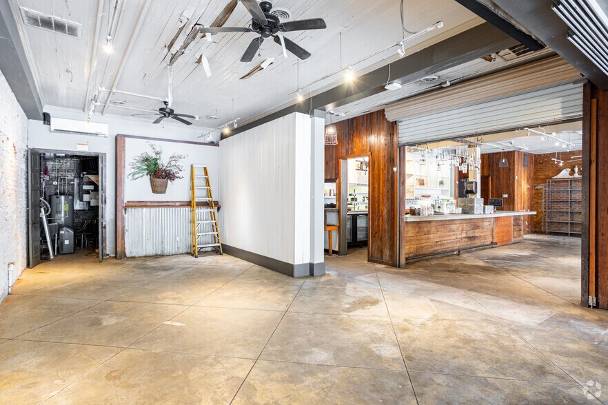 More Photos Of 3840 Highway 42, Locust Grove Restaurant For Sale