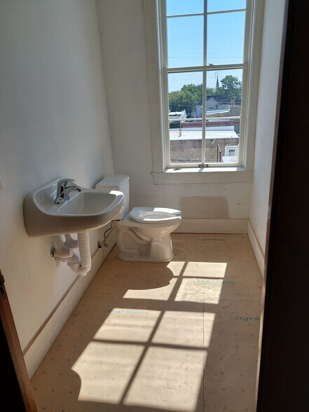 More Photos Of 207-211 E Main St, Watertown Office For Lease