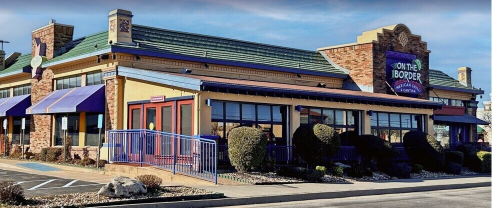 More Photos Of 8702 E 71st St, Tulsa Restaurant For Sale