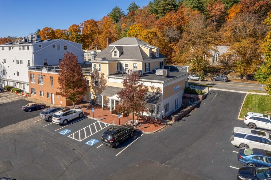 More Photos Of 450-456 Boston Post Rd, Weston Storefront Retail Office For Lease