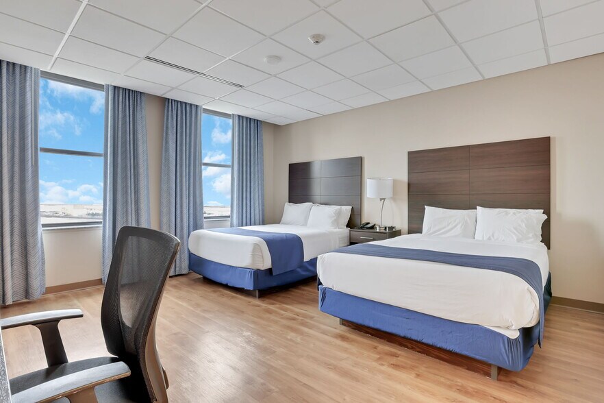 More Photos Of 301 Broadway, Lorain Hotel For Sale