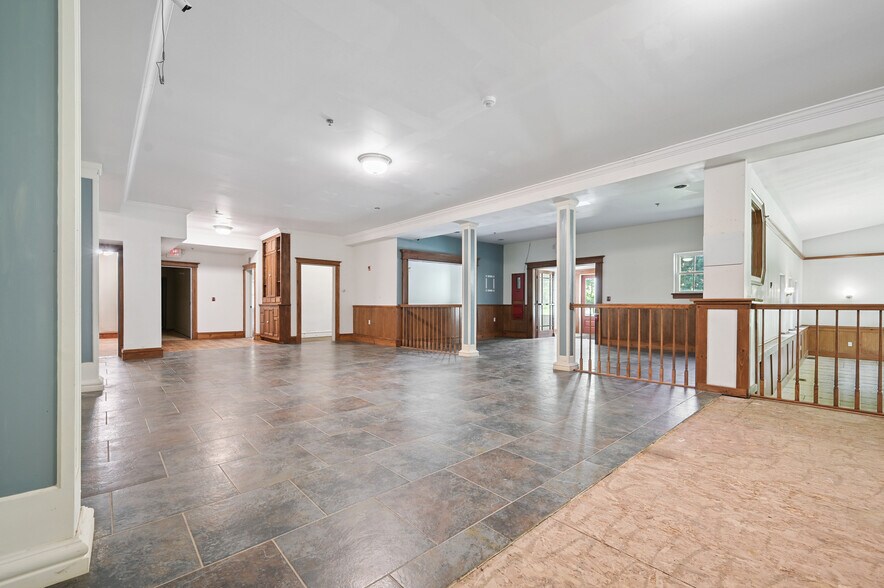 More Photos Of 56 Main St, Stamford Hotel For Sale