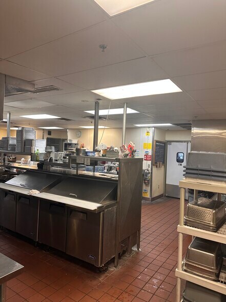 More Photos Of 4050 NW Federal Hwy, Jensen Beach Restaurant For Sale
