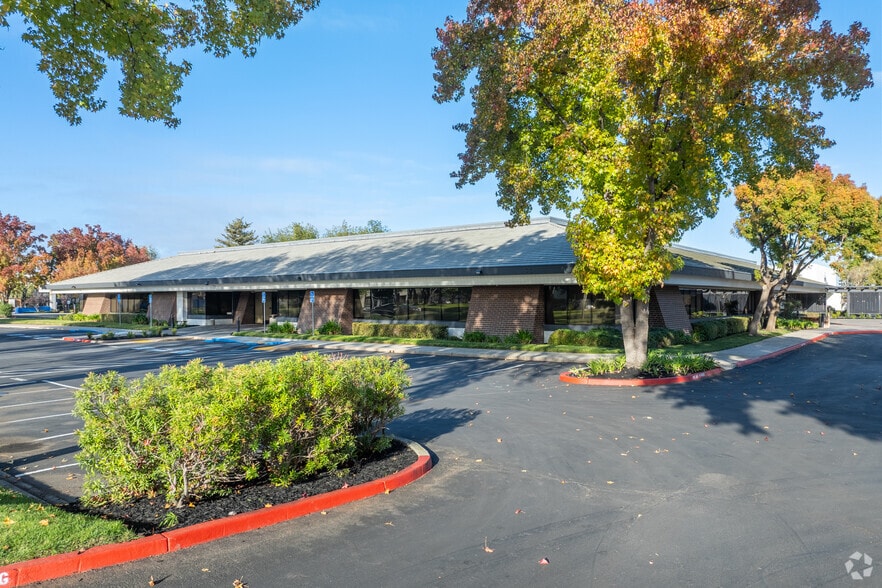 More Photos Of 688-698 Gibraltar Ct, Milpitas Research And Development For Lease