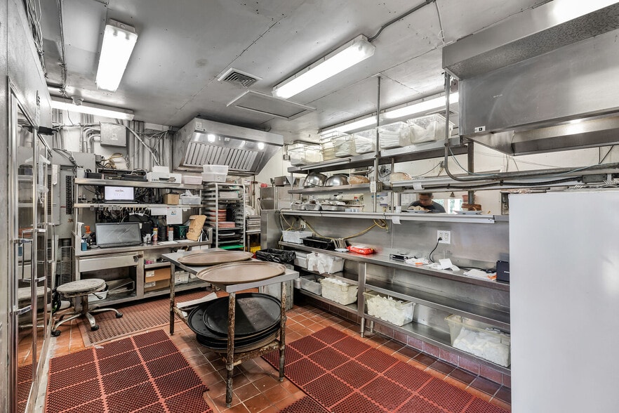 More Photos Of 96 Madeira Rd, Islamorada Restaurant For Sale