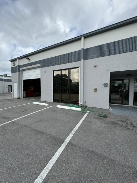 Primary Photo Of 3111 Fortune Way, Wellington Warehouse For Lease