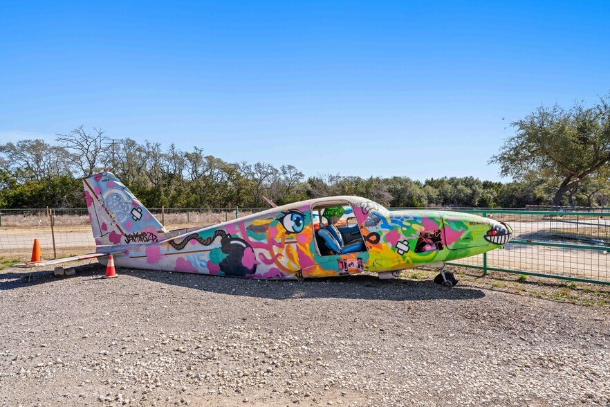 More Photos Of 33855 Blanco Rd, Bulverde Bar For Sale