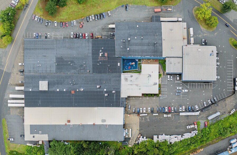 More Photos Of 229-239 Neck Rd, Haverhill Warehouse For Lease