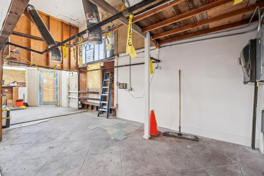 More Photos Of 700 10th Ave, San Francisco General Retail For Sale