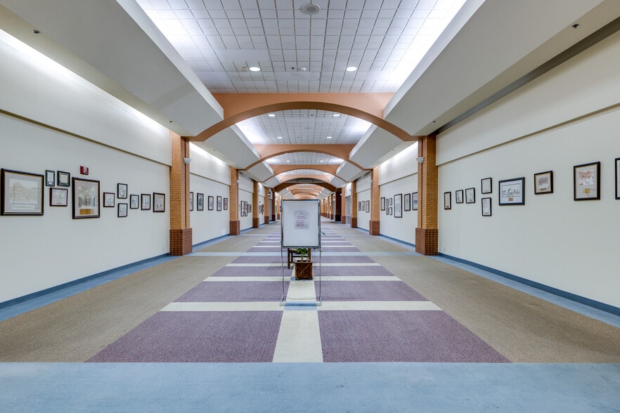 More Photos Of 102 Thomas Rd, West Monroe Medical For Sale