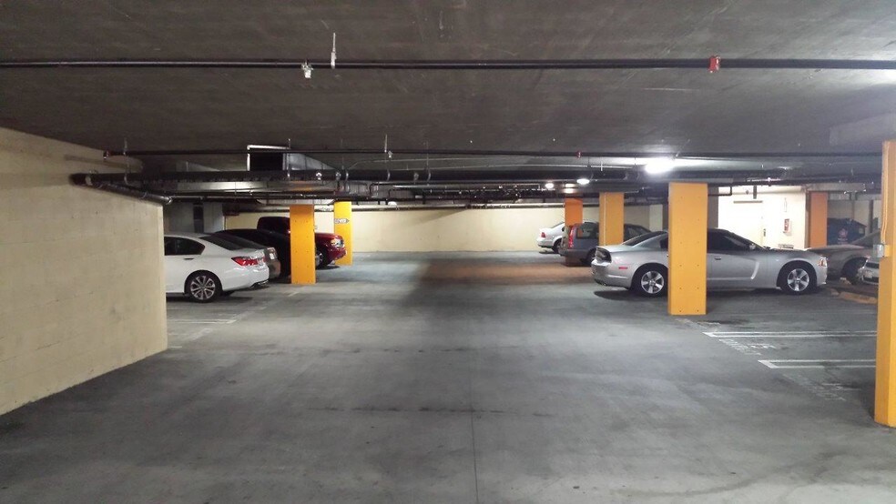 More Photos Of 1570 S Western Ave, Los Angeles Unknown For Lease