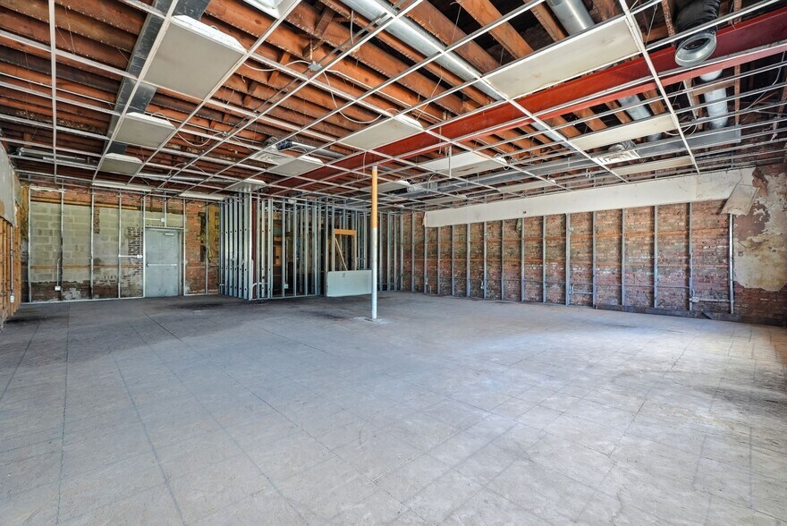 More Photos Of 7100 Morgan St, Chicago Storefront For Sale