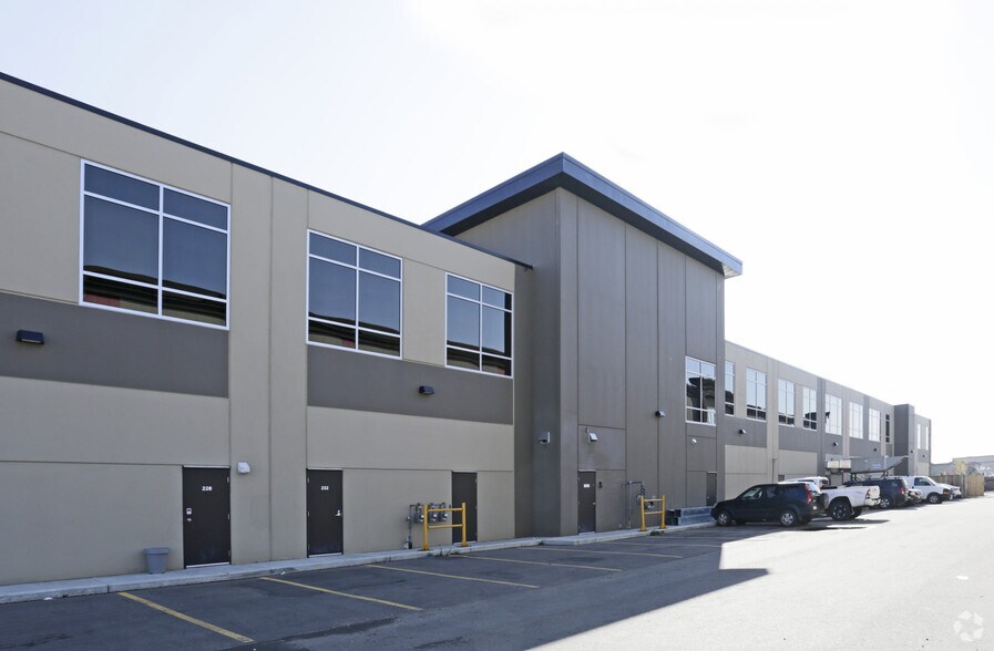 More Photos Of 204-270 91 St SW, Edmonton Storefront Retail Office For Lease