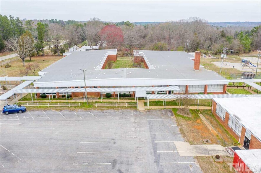 More Photos Of 8176 Nc Highway 96, Oxford Manufacturing For Sale