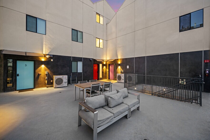 More Photos Of 2301 S Cloverdale Ave, Los Angeles Apartments For Sale