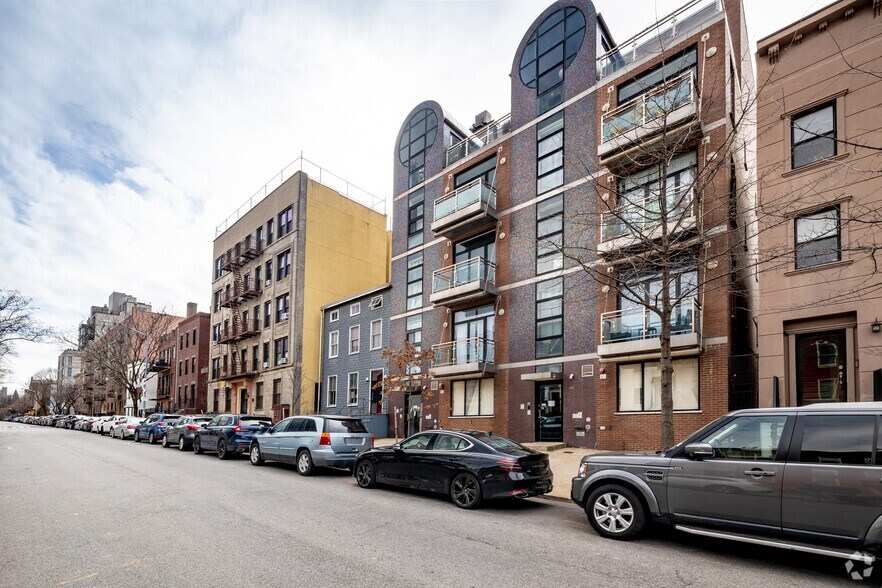 More Photos Of 80-82 Adelphi St, Brooklyn Apartments For Sale