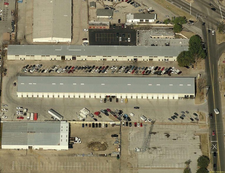 More Photos Of 307 N Rogers Rd, Irving Warehouse For Lease