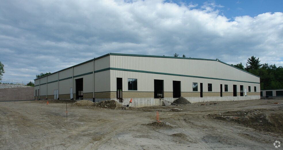 More Photos Of 47 October Hill Rd, Holliston Warehouse For Lease