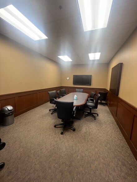 More Photos Of 4141 28th Ave S, Fargo Office For Lease