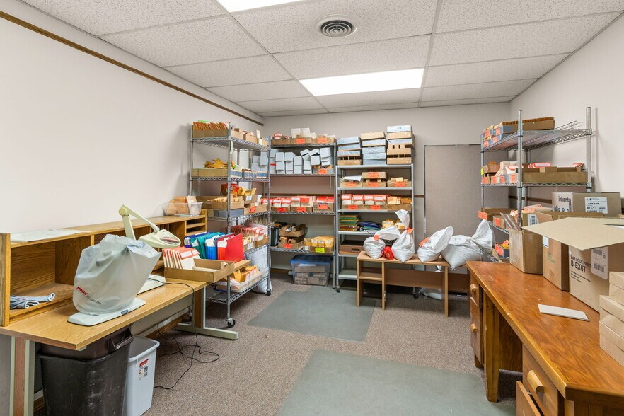 More Photos Of 81 Timberline Dr, Bozeman Freestanding For Lease