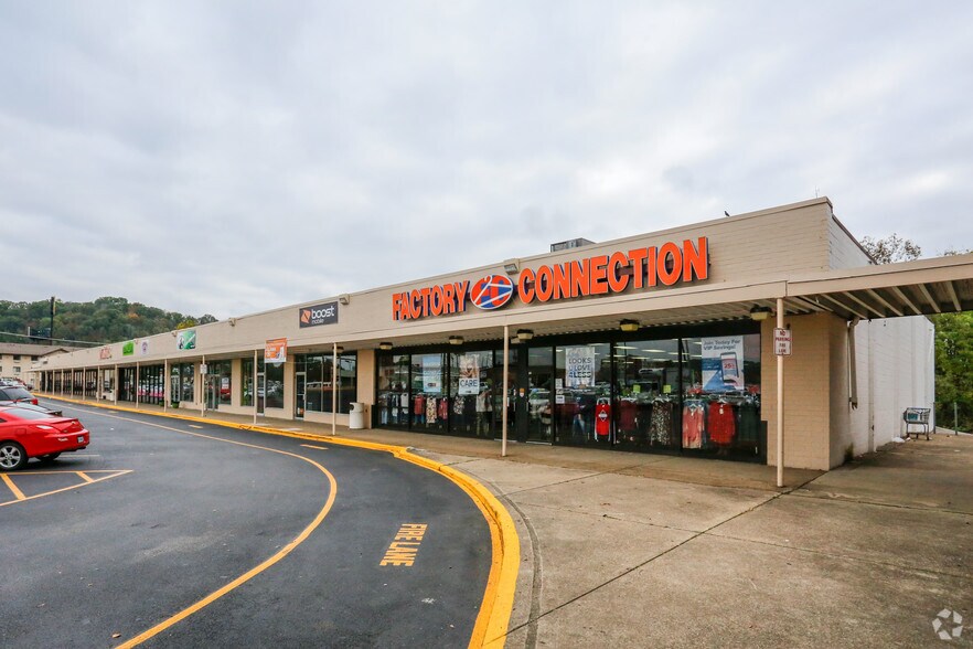 More Photos Of 981 Dunbar Village Plz, Dunbar Unknown For Lease