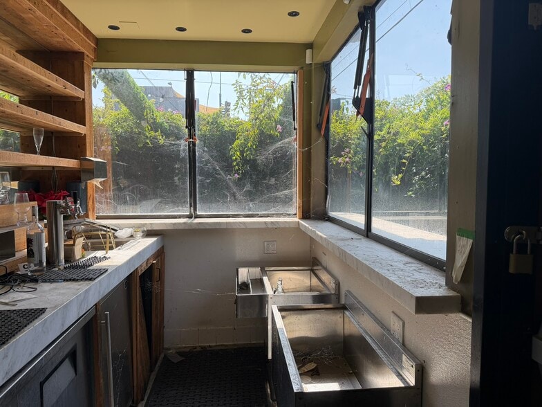 More Photos Of 1201-1205 N La Brea Ave, West Hollywood Restaurant For Lease