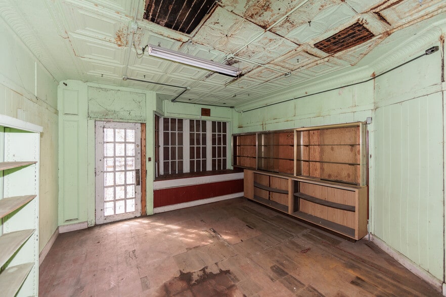 More Photos Of 4134-4136 Lorain Ave, Cleveland Storefront Retail Residential For Lease