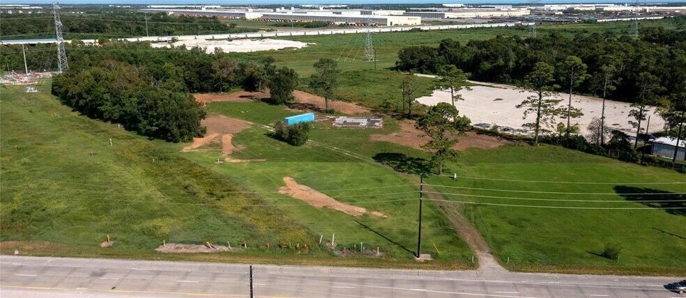More Photos Of 6822 N Highway 146, Baytown Land For Sale