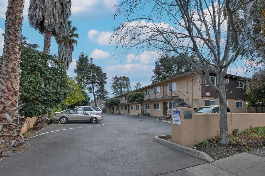 More Photos Of 365 Chiquita Ave, Mountain View Apartments For Sale