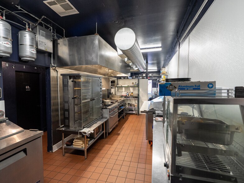 More Photos Of 8501 El Camino Real, Atascadero Restaurant For Sale