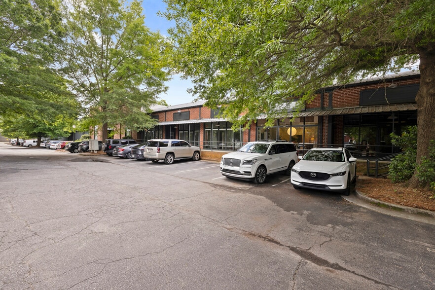 More Photos Of 226 W Washington St, Madison Freestanding For Sale