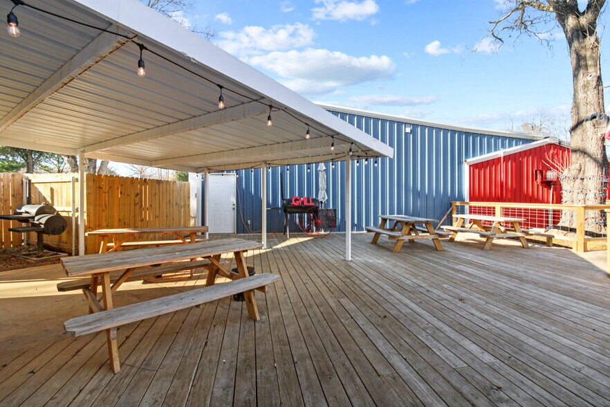 More Photos Of 1450 FM 279, Ben Wheeler Restaurant For Sale