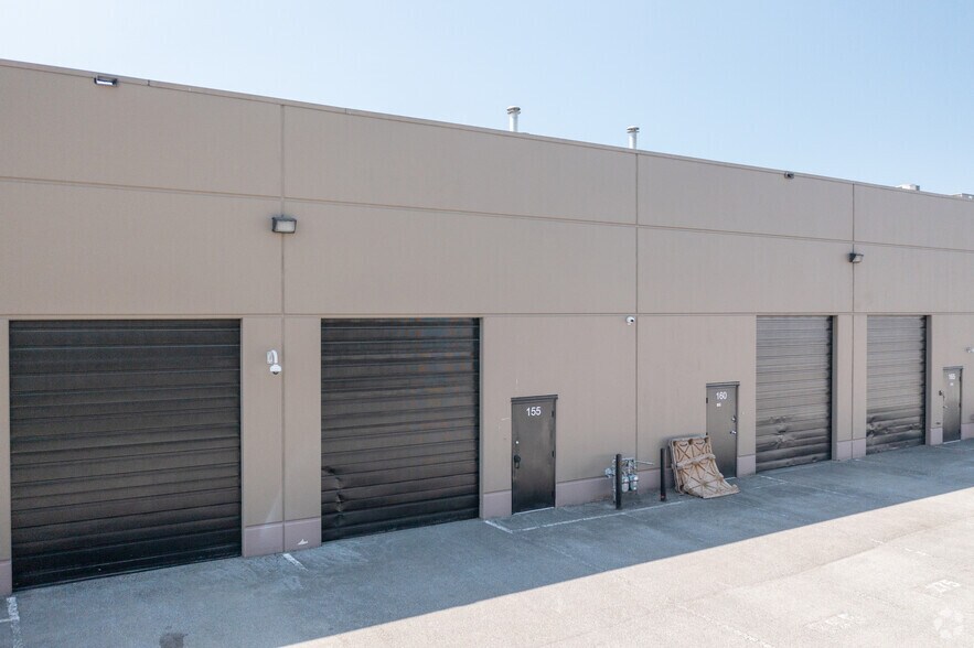 More Photos Of 13500 Maycrest Way, Richmond Showroom For Lease