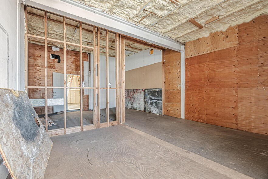 More Photos Of 1606 Harrison St, San Francisco Service For Sale