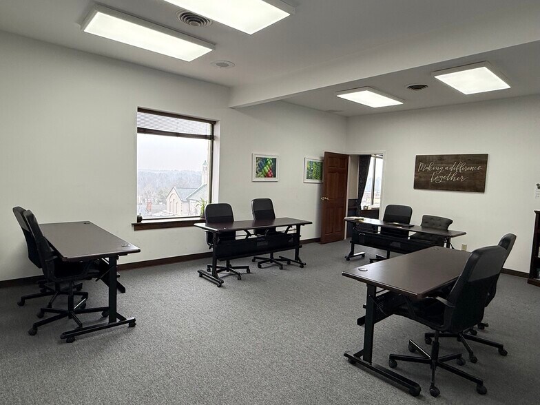 More Photos Of 904 Princess Anne St, Fredericksburg Office For Lease