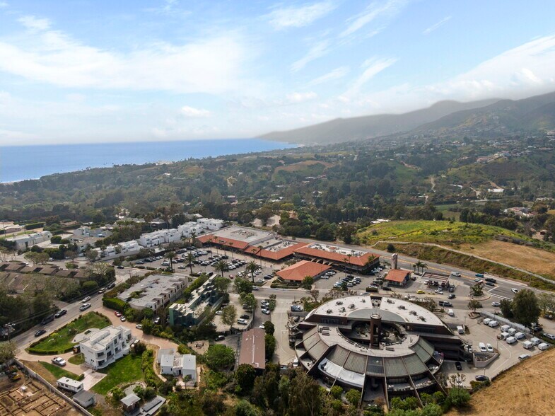 More Photos Of 29170 Heathercliff Rd, Malibu Office For Lease