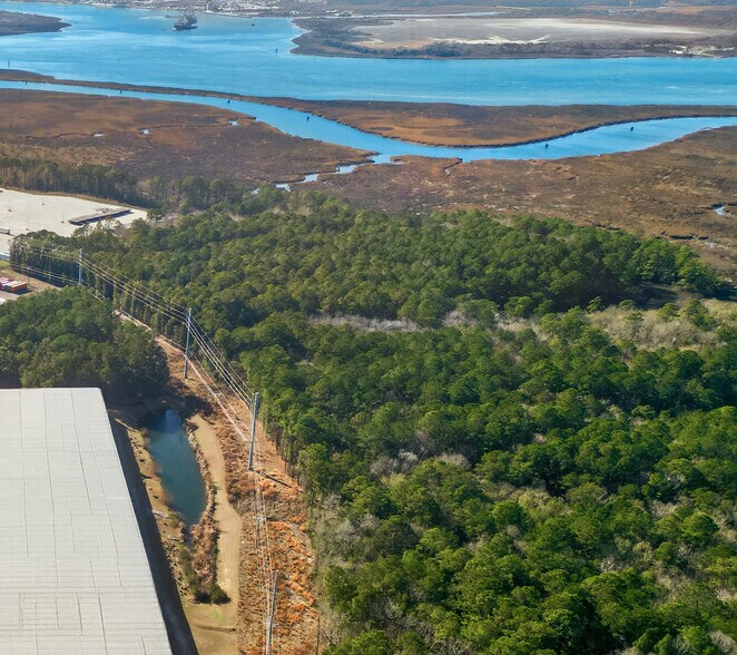 More Photos Of 2310 Charleston Regional Pky, Charleston Distribution For Lease