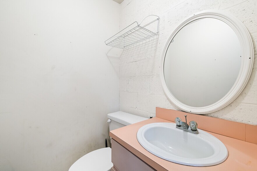 More Photos Of 1791 Blount Rd, Pompano Beach Warehouse For Lease