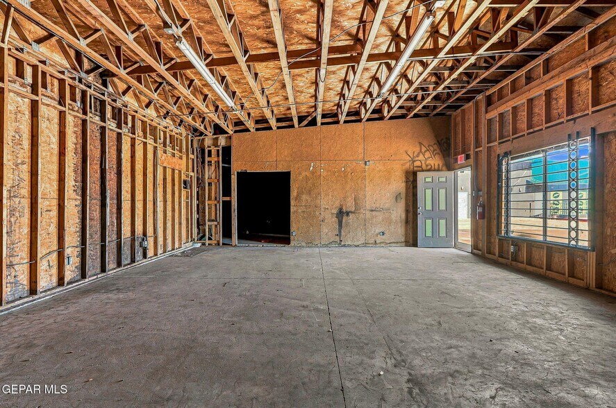 More Photos Of , Sunland Park Flex For Sale