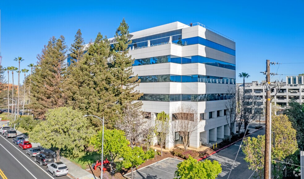 More Photos Of 560 S Winchester Blvd, San Jose Office For Lease