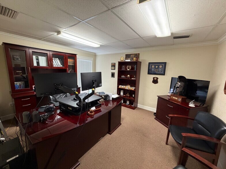 More Photos Of 1302 W Busch Blvd, Tampa Office For Sale