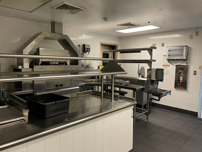 More Photos Of 1300 St Charles Ave, New Orleans Restaurant For Sale