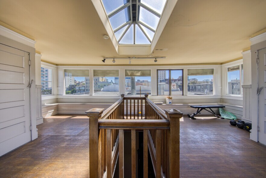 More Photos Of 1082 Union St, San Francisco Apartments For Sale
