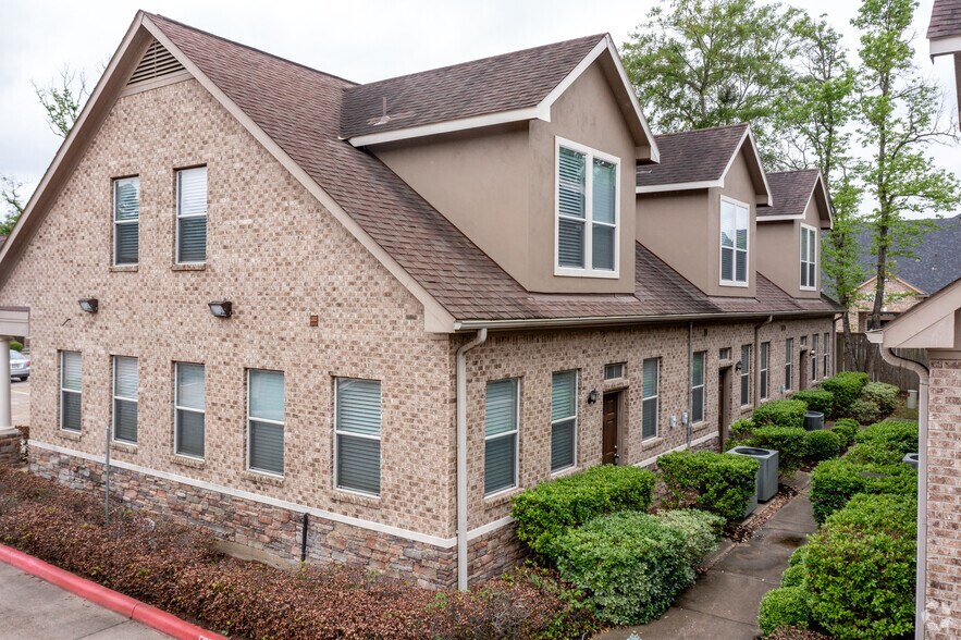 More Photos Of 25511 Budde Rd, The Woodlands Office For Lease
