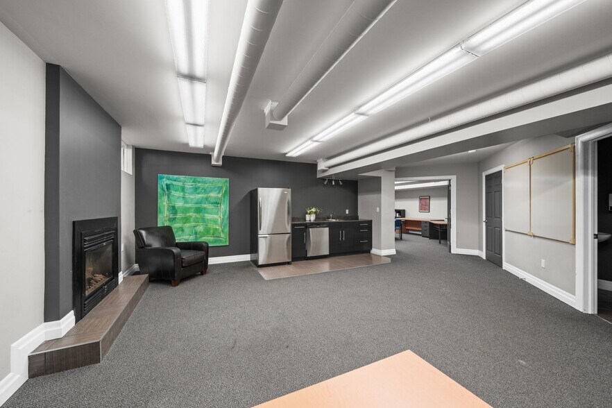 More Photos Of 5550 Manotick Main St, Ottawa Office Residential For Sale